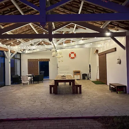 Des 4 Pins Avec Piscine